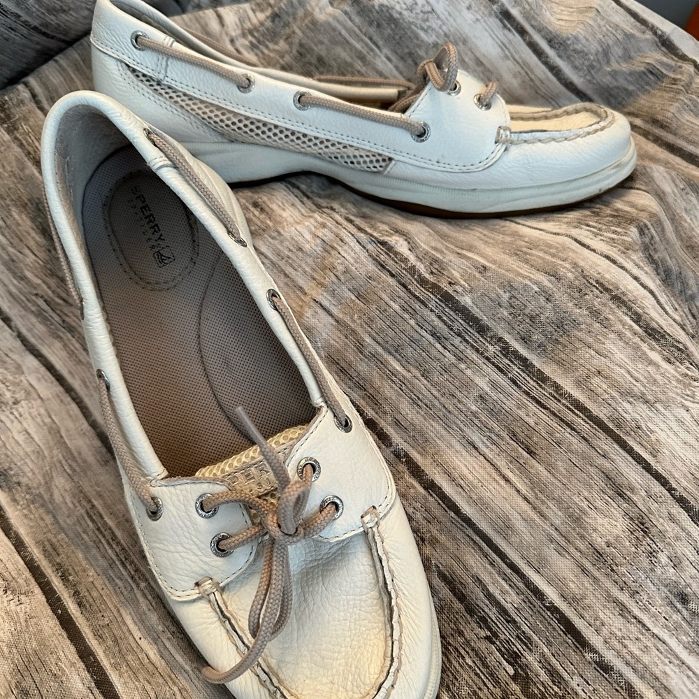 Sperry - Picture 2 of 3